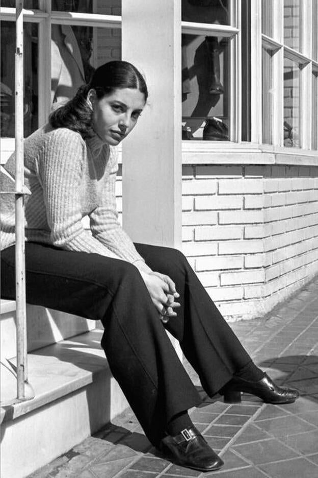 Así se convirtió Charo López en la actriz más deseada de los 80, a pesar del escándalo sexual más polémico de la época y de atreverse a rechazar a Almodóvar