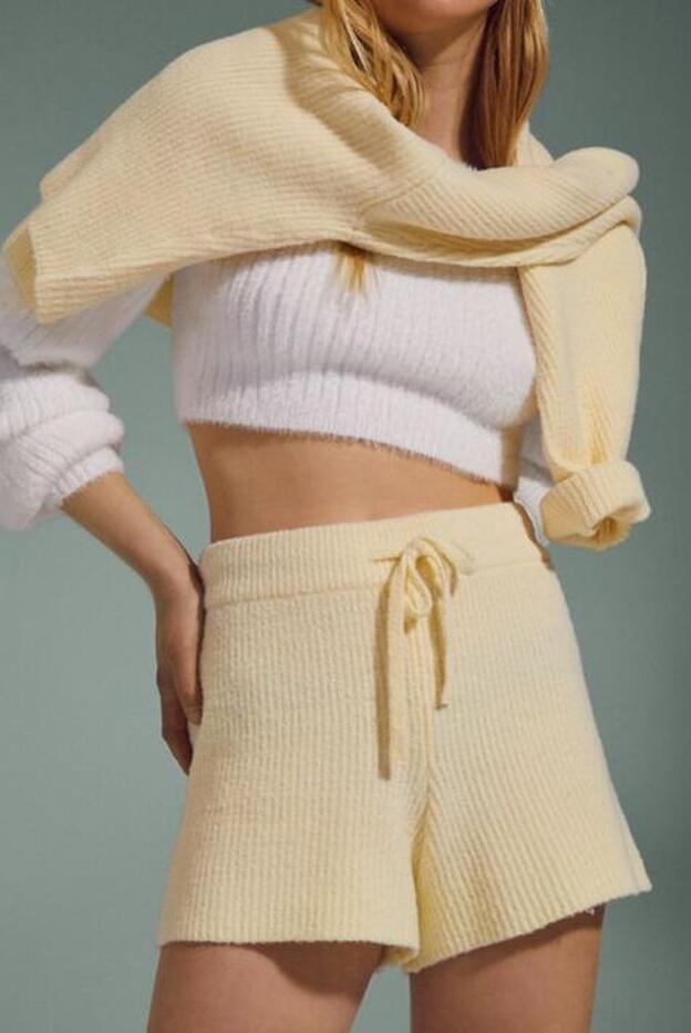 Los conjuntos de punto súper cómodos en tonos pasteles que acaban de llegar a Bershka y que no te querrás quitar en primavera