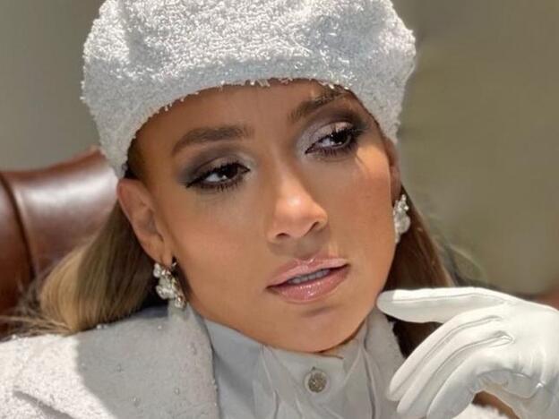 Jennifer Lopez demuestra con esta foto sin maquillaje que este sérum le deja la piel firme y sin arrugas