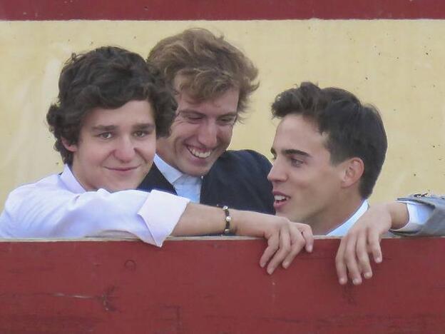 No lleva escolta y sus amigos son jóvenes empresarios y compañeros de clase: así es el círculo íntimo de Felipe Juan Froilán de Marichalar y Borbón, el nieto favorito del Rey Juan Carlos I