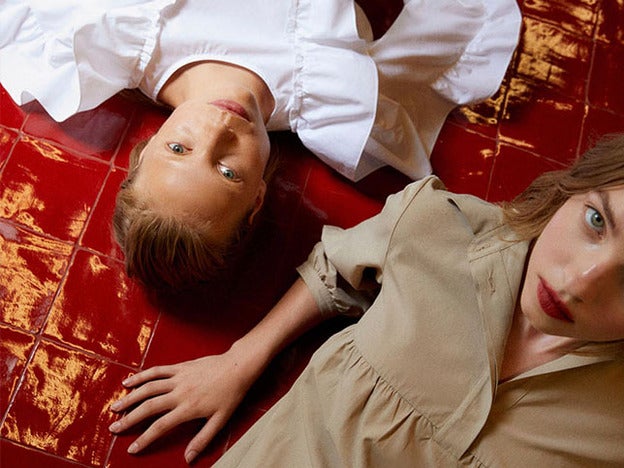 Este es el contorno de ojos que necesitas para iluminar, calmar y reducir las bolsas al momento, que no solo trata sino que también corrige