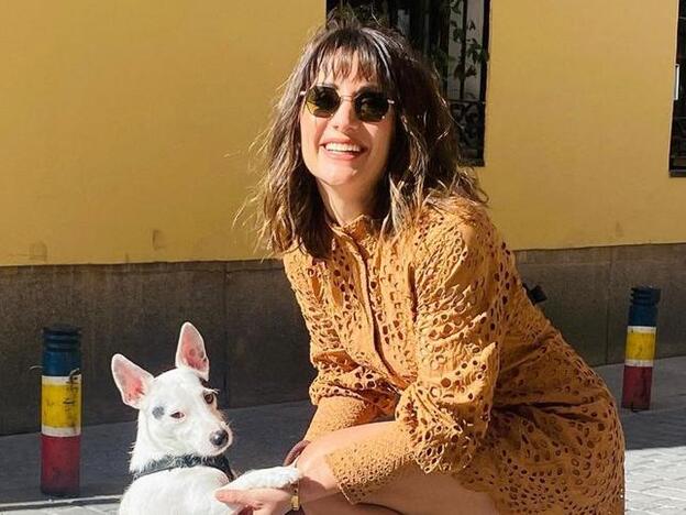 El vestido de H&M de Nagore Robles que queda de maravilla con botas y que será tu mejor aliado en primavera