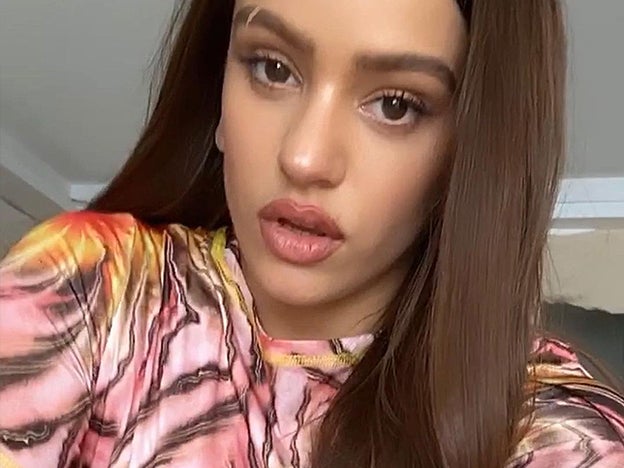 Rosalía cambia de look de forma radical: le dice adiós a su melena larga y apuesta por un corte bob muy rejuvenecedor