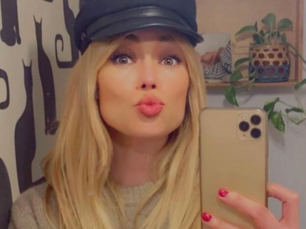 Patricia Conde tiene el look básico y de tendencia perfecto gracias a unos vaqueros culotte de Zara que sientan de maravilla