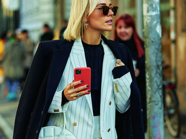 Toque de queda, gel hidroalcóholico… ¿por qué están triunfando (más que nunca) las apps para ligar?