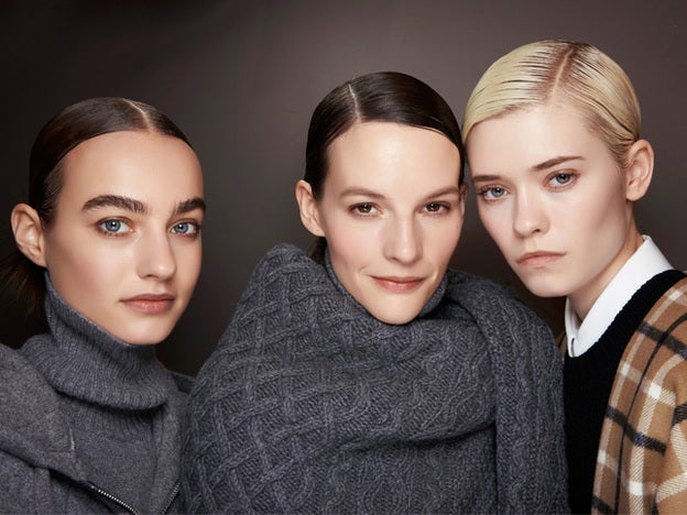 La base de maquillaje en polvo de larga duración que se ha hecho viral en TikTok y que deja un acabado perfecto de filtro de Instagram