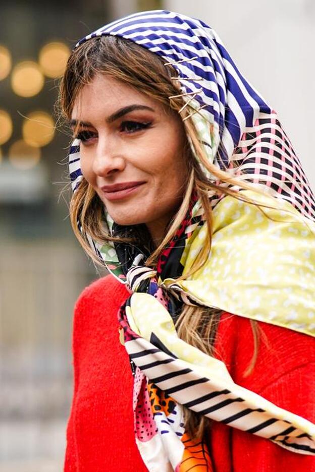 El color de pelo que quita años es el dark chocolate y esta influencer lo ha demostrado