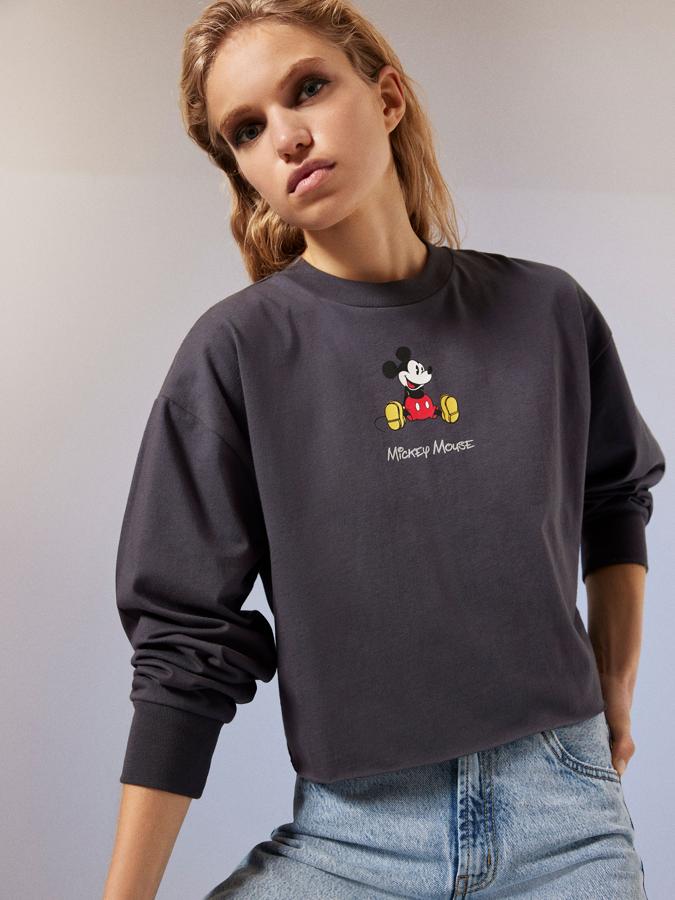 Sudaderas, camisas y hasta vaqueros: Así es la colección de Lefties de Disney que te va a enamorar