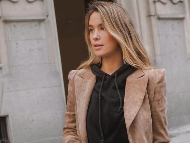 El truco de las nuevas mechas babylights de María Pombo que consigue aclarar la base de manera natural