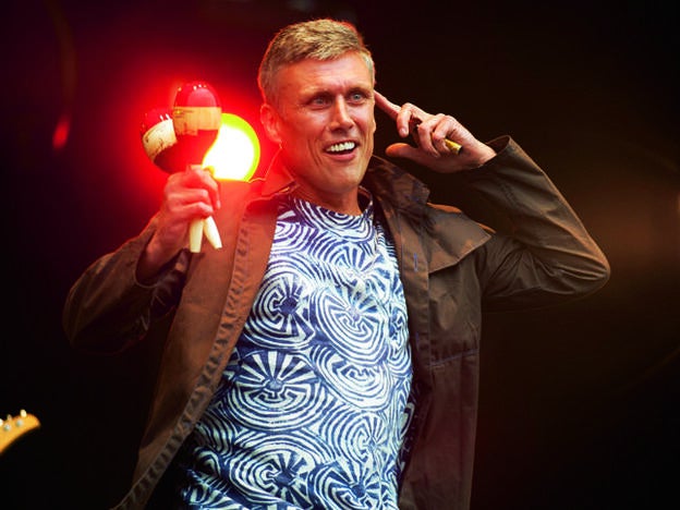 La increíble historia de Mark (Bez) Berry: el líder de los Happy Mondays que se ha vuelto loco por el fitness durante la pandemia