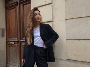 La blazer larga de Zara vuelve en tres colores irresistibles y la excusa de que son dos prendas en una es perfecta para hacerte con ella