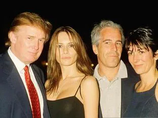 Caso Epstein: así eran las famosas fiestas de Ghislaine Maxwell (a las que acudían los Trump y los Rolling Stones) que acababan siempre con chicas desnudas y orgías cutres