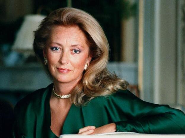 La historia de Paola de Lieja, la reina emérita de Bélgica que no pudo divorciarse: fue la princesa más bella, elegante y sofisticada de la realeza europea y se vengó de las infidelidades de su marido con una canción de Adamo