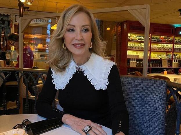 ¿Cómo mantiene Carmen Lomana su melena rubia luminosa y sana? El truco está en el lavado para pelo rubio