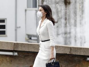 La Reina Letizia recupera un vestido de hace cuatro años que hace tipazo y confirma que, aunque repita ropa, ya se han terminado sus looks aburridos