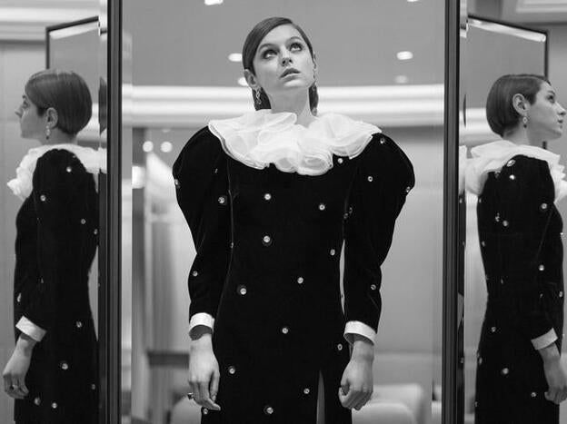 Globos de Oro 2021: El corte pixie con efecto wet inspirado en Twiggy de Emma Corrin (Lady Di, en 'The Crown') va a ser lo más demandado para este verano