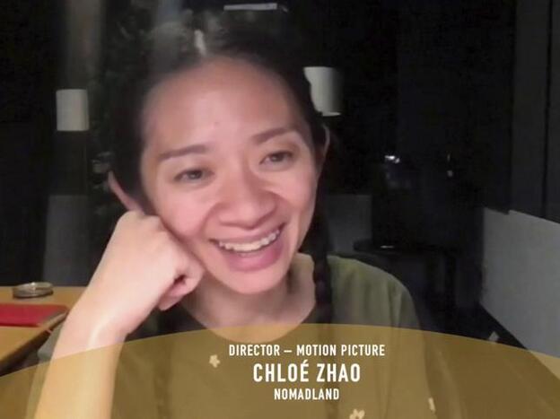 La directora de cine Chloé Zhao hace historia en los Globos de Oro por Nomadland y estos son los tres motivos por los que no puedes perderte la mejor película de 2021