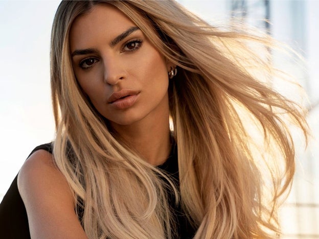 El sérum para pelo rubio que te tienes que aplicar por la noche para levantarte con una melena suave, luminosa e hidratada