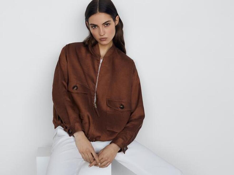 No te resistas, la bomber es la cazadora tendencia del entretiempo y estas de Massimo Dutti lo demuestran