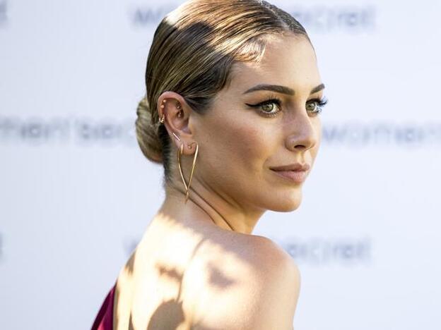 Blanca Suárez también se rinde a la tendencia de los pantalones rosas con estos cómodos de Bershka