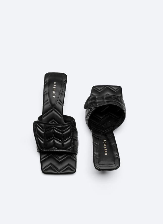 Si te quedaste con las ganas estás de enhorabuena porque ¡vuelven las sandalias acolchadas!