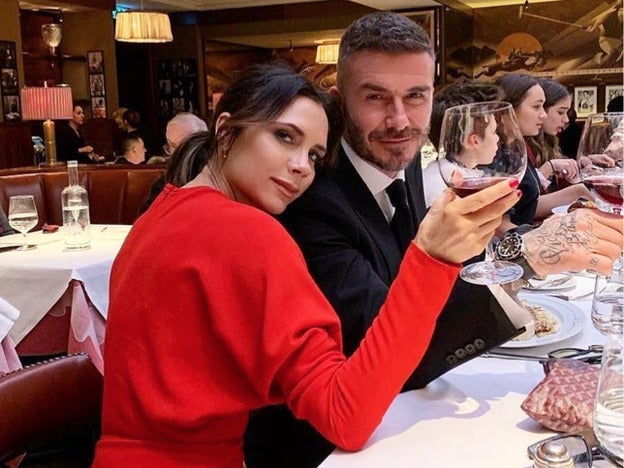 Victoria Beckham y Mango coinciden: la gran decisión de la primavera será si nos atreveremos con las faldas transparentes de crochet