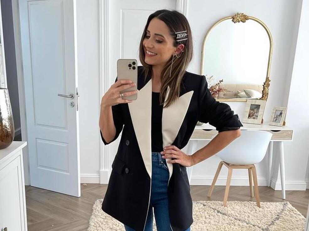 Los vaqueros flare de Primark y la blazer de Mango con más estilo, el look low cost de influencer que vas a querer copiar