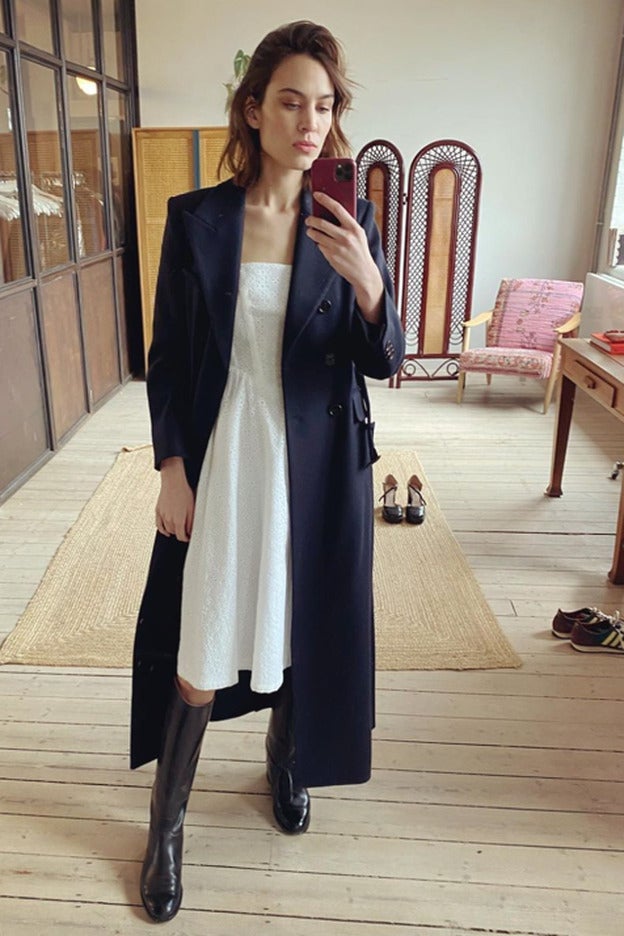 Si tienes una cita importante este mes, tenemos el look con vestido midi y botas que estas buscando, perfecto en cualquier talla y low cost