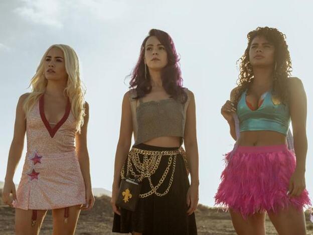 De qué va Sky rojo, lo último de los creadores de La casa de papel en Netflix que promete ser lo más “girl power” de la temporada