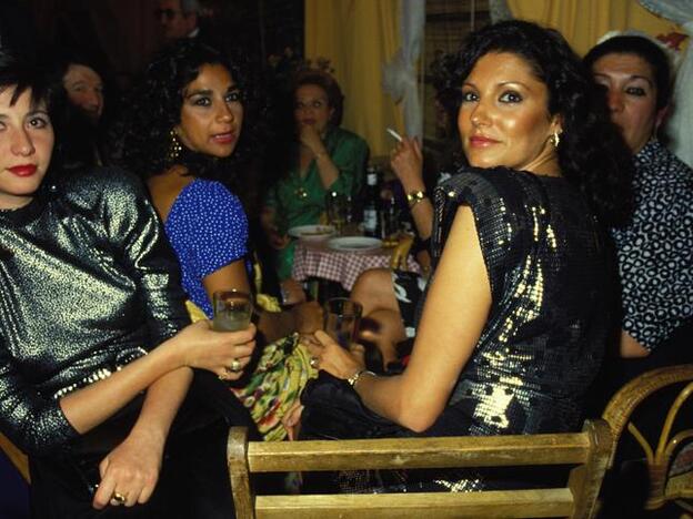 Las tentaciones de Carmina Ordoñez y Charo Vega: noches de juerga, afición a las exclusivas y romances con mucho peligro