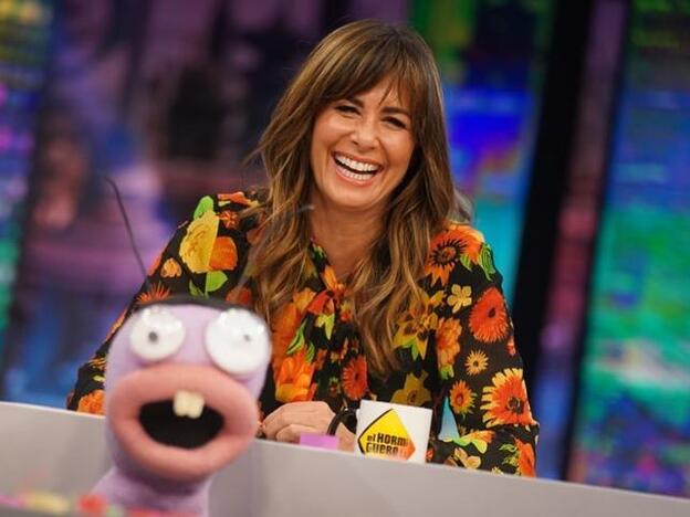 El mejor look para la primavera es este conjunto de flores rebajado que ha llevado Nuria Roca en 'El Hormiguero'