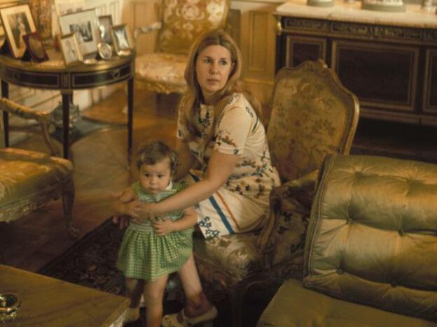 Las tres bodas de Cayetana Cayetana Fitz-James Stuart, duquesa de Alba: la más cara del mundo (acordada por su padre), la polémica (con un ex cura) y la que detestó su familia (con un funcionario)