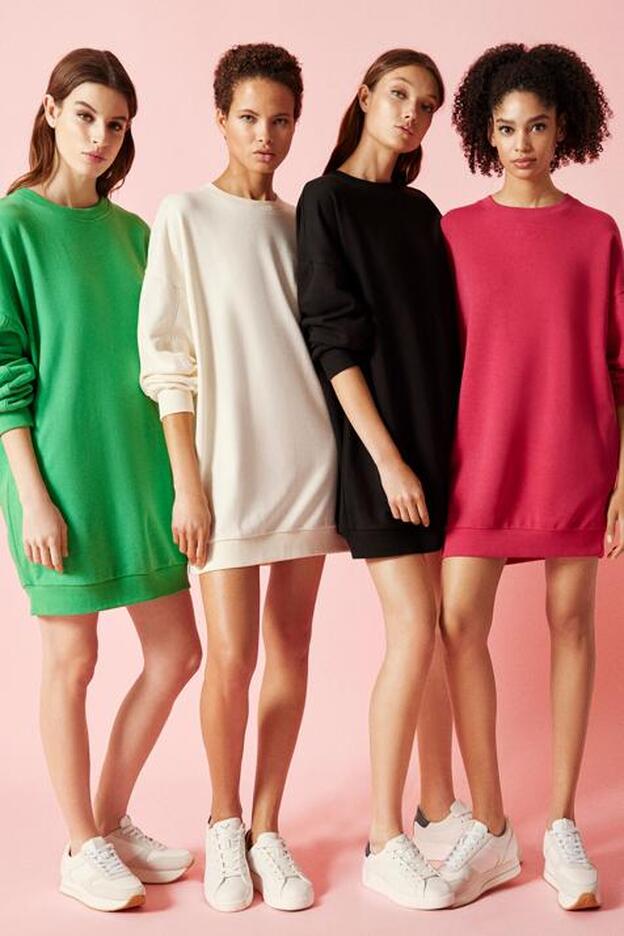 Súper cómodo y disponible en cuatro colores, Lefties tiene el vestido oversize más bonito por menos de 13 euros