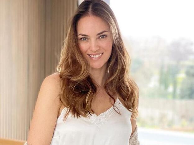 Vaqueros de Zara, botas de Massimo Dutti y blazer original: Helen Lindes tiene el look perfecto para primavera