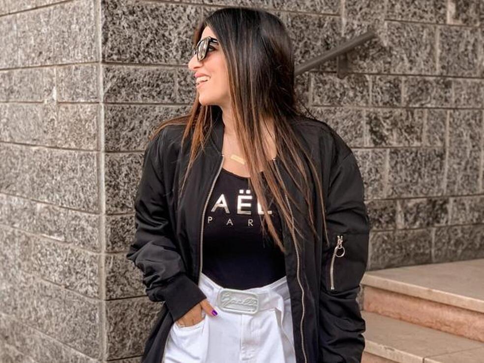 No digas que no te avisamos, la cazadora que te puedes poner con todos tus looks es la bomber negra