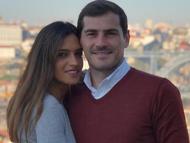 La periodista Sara Carbonero y el ex portero del Real Madrid Iker Casillas se separan y no hay ni terceras personas ni escándalos, el desgaste de la vida y los problemas cotidianos acaban con su historia de amor... Y es el fin de una era