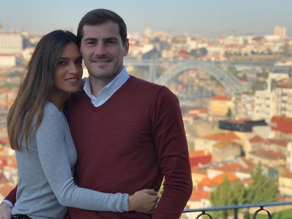 La periodista Sara Carbonero y el ex portero del Real Madrid Iker Casillas se separan y no hay ni terceras personas ni escándalos, el desgaste de la vida y los problemas cotidianos acaban con su historia de amor... Y es el fin de una era