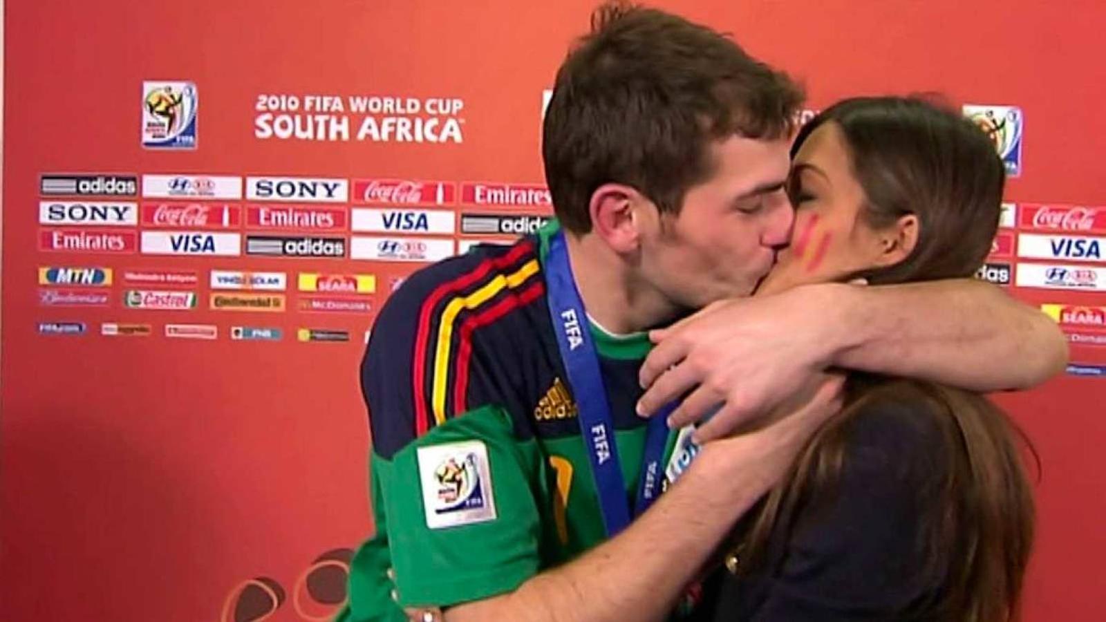 La historia de amor de Sara Carbonero e Iker Casillas en imágenes: del beso de Sudáfrica a la (posible) ruptura del matrimonio