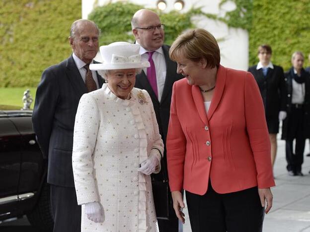 Tras 16 años en primera línea, Angela Merkel ha sido una referencia para autoridades como la reina Isabel II de Inglaterra, el expresidente Barack Obama (que la convenció de presentarse al cuarto mandato) o la primera ministra Jacinda Ardern.