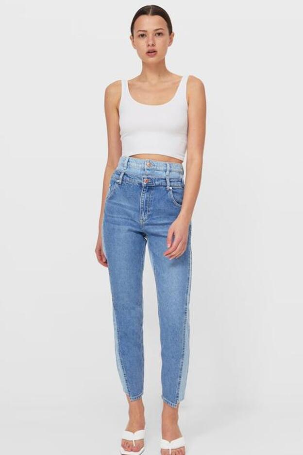 Con doble cinturilla, patchwork y súper baratos: así son los jeans más favorecedores de la nueva colección de Stradivarius
