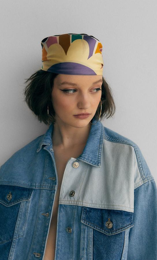 10 peinados cómodos y muy fáciles de hacer con coleteros y pañuelos que las famosas e influencers van a llevar en primavera