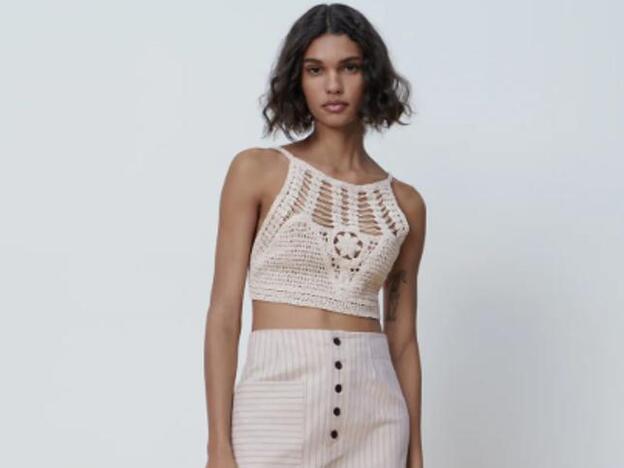 El crochet llega a Zara: un top, una camisa y un vestido con el tejido de la temporada