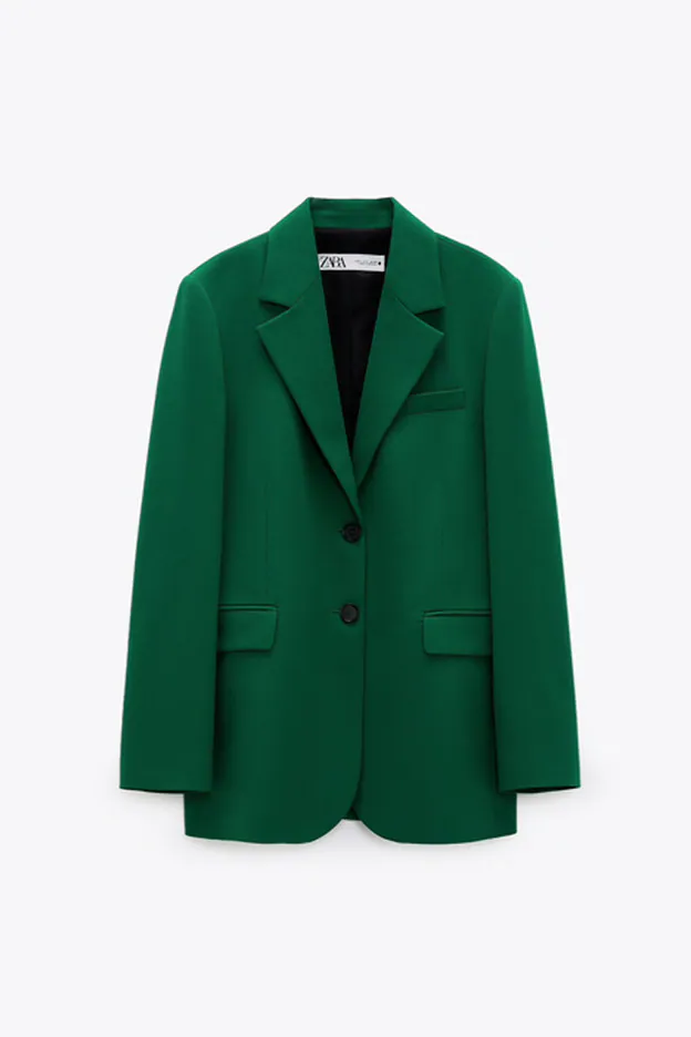 Alerta verde: cuando veas cómo favorece y rejuvenece esta blazer vas a quererla al precio que sea (por es low cost) | Mujer Hoy