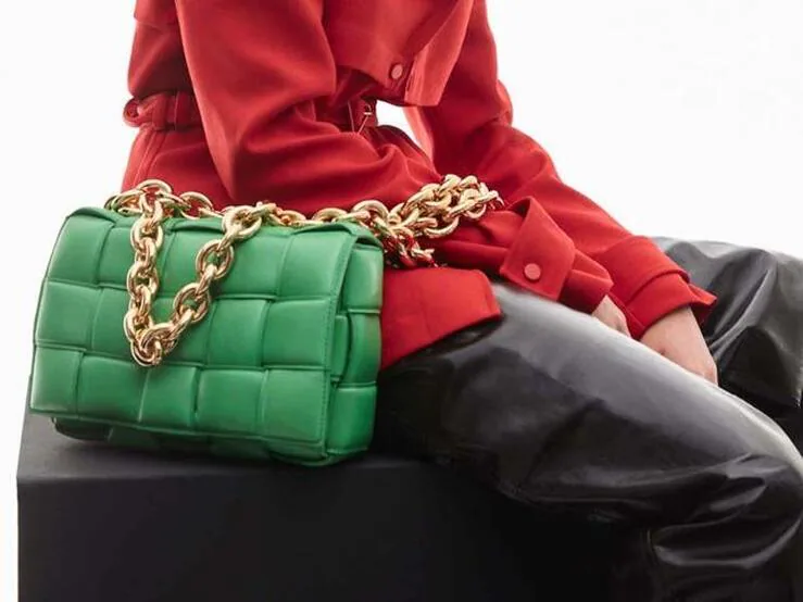 Fotos: El bolso más de la temporada ha llegado a Zara puede ser tuyo menos 25 euros) | Mujer Hoy