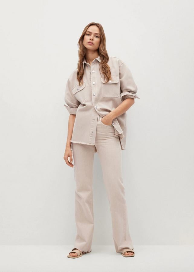 Esta primavera la sobrecamisa se lleva lisa, en tonos suaves y estas 9 son nuestras favoritas