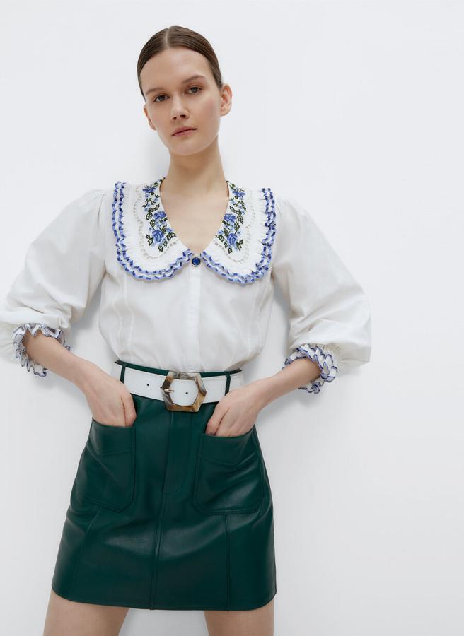 De encaje, con puntillas o volantes: Uterqüe apuesta por los cuellos bobo en versión XL y el resultado es capaz de elevar cualquier look