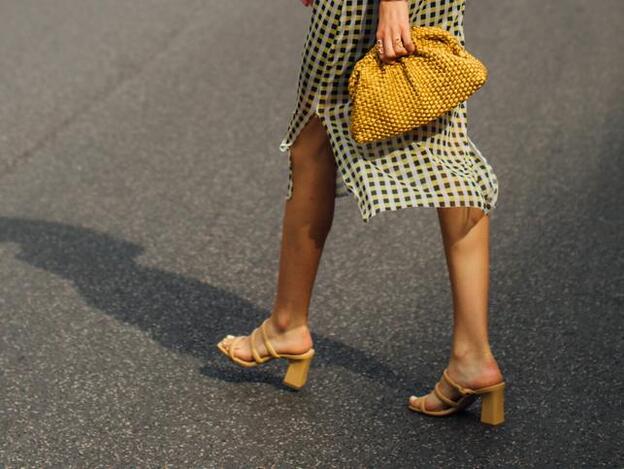Amor por estas sandalias de tacón cómodo que acaban de llegar a Primark porque pegan con todo y estilizan las piernas