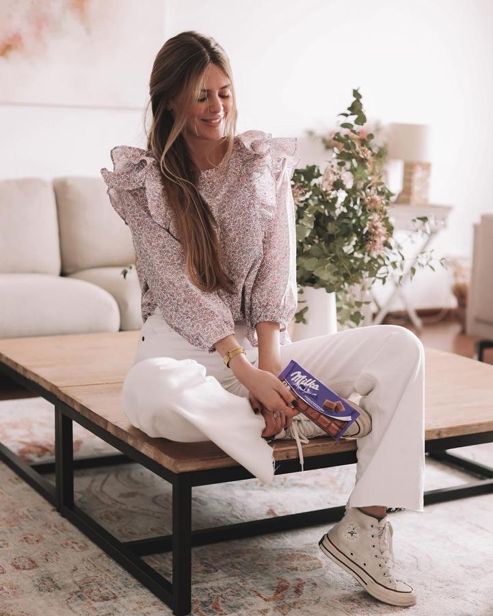 Esta es la blusa con estampado de flores que tienes que estrenar para inaugurar la primavera (y hay muchas más opciones en Mango)