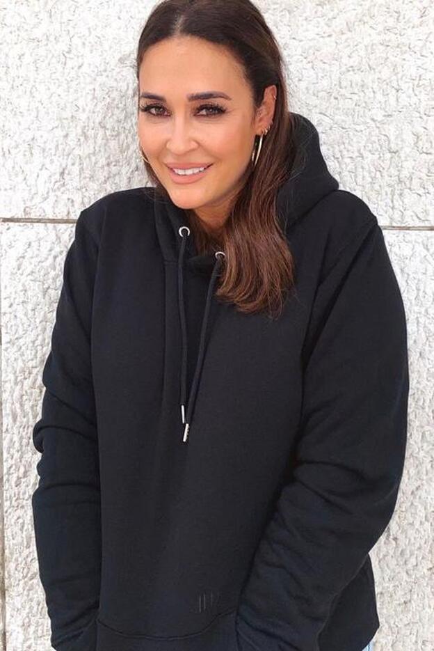 Vicky Martín Berrocal ha dado con el peinado con trenza fácil y con efecto lifting perfecto para quitarte 10 años de encima