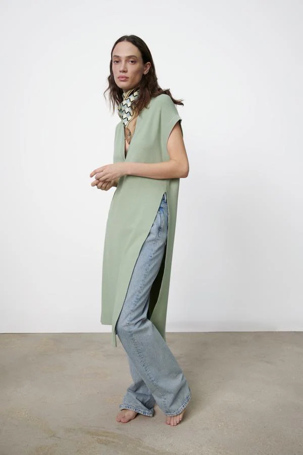 Fotos: Ponte uno de estos chalecos como vestido tu look será más elegante, favorecedo y cool de todos | Mujer Hoy